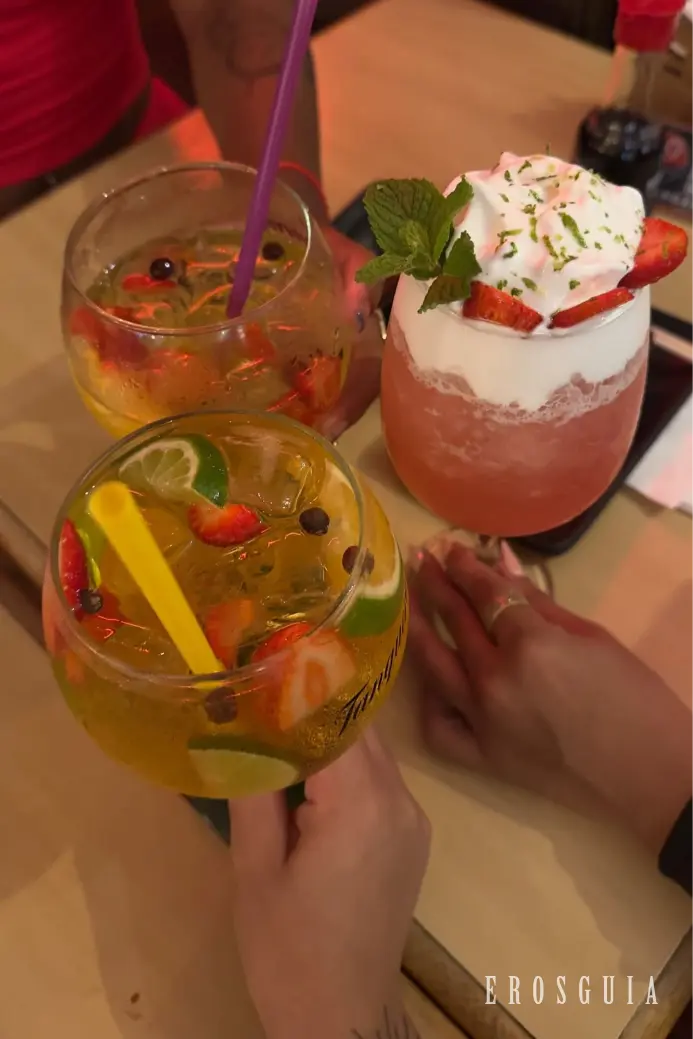 stories-slider-content