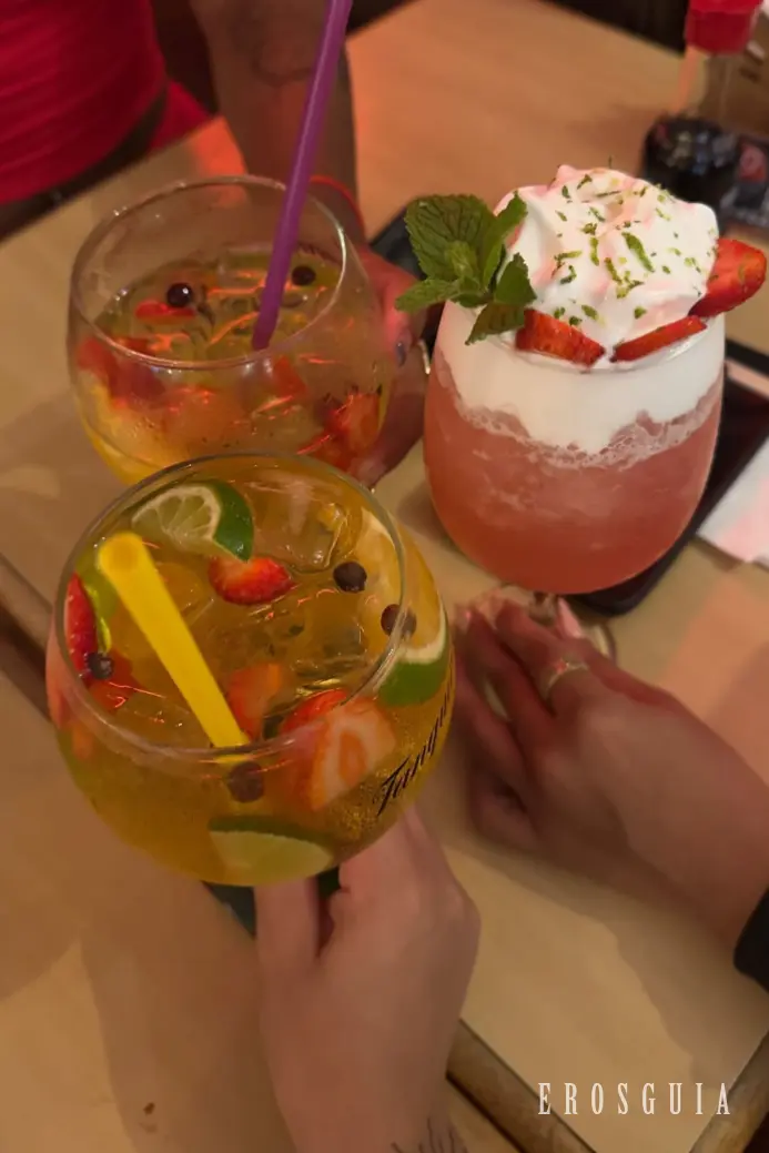 stories-slider-content