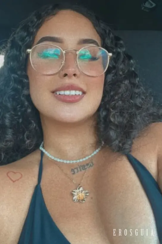 stories-slider-content