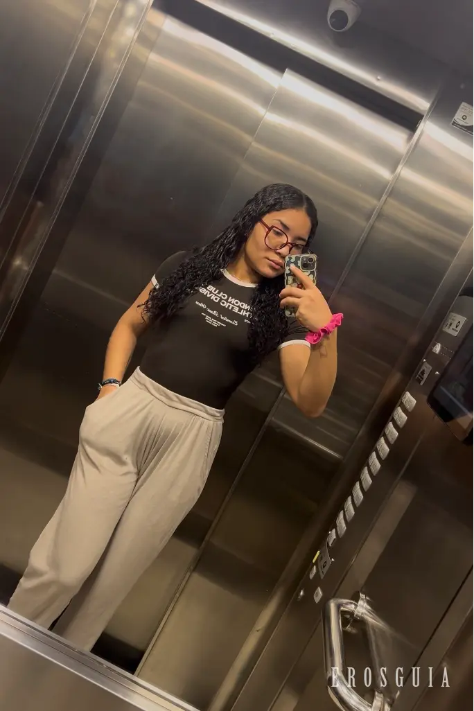 stories-slider-content