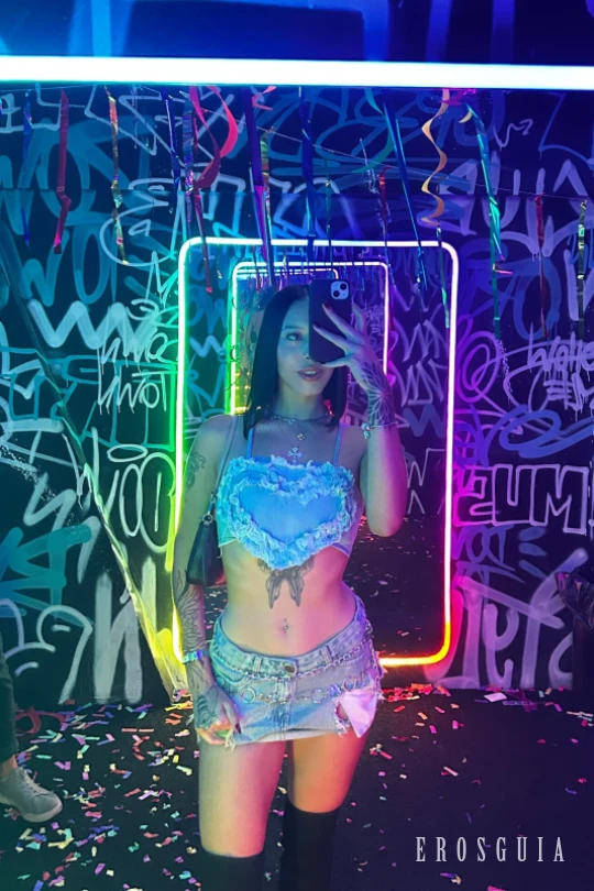 stories-slider-content