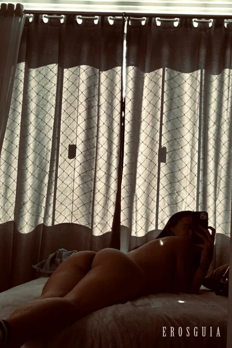 stories-slider-content