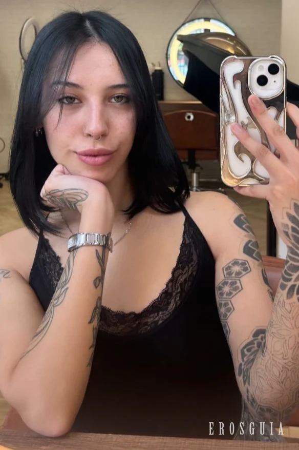 stories-slider-content