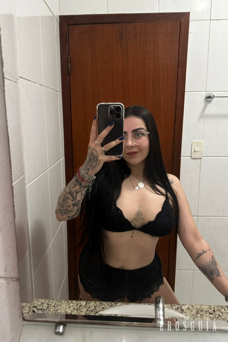 stories-slider-content