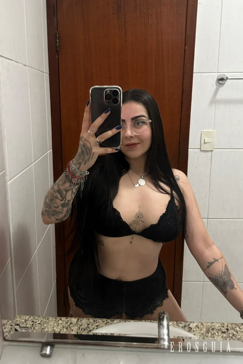 stories-slider-content