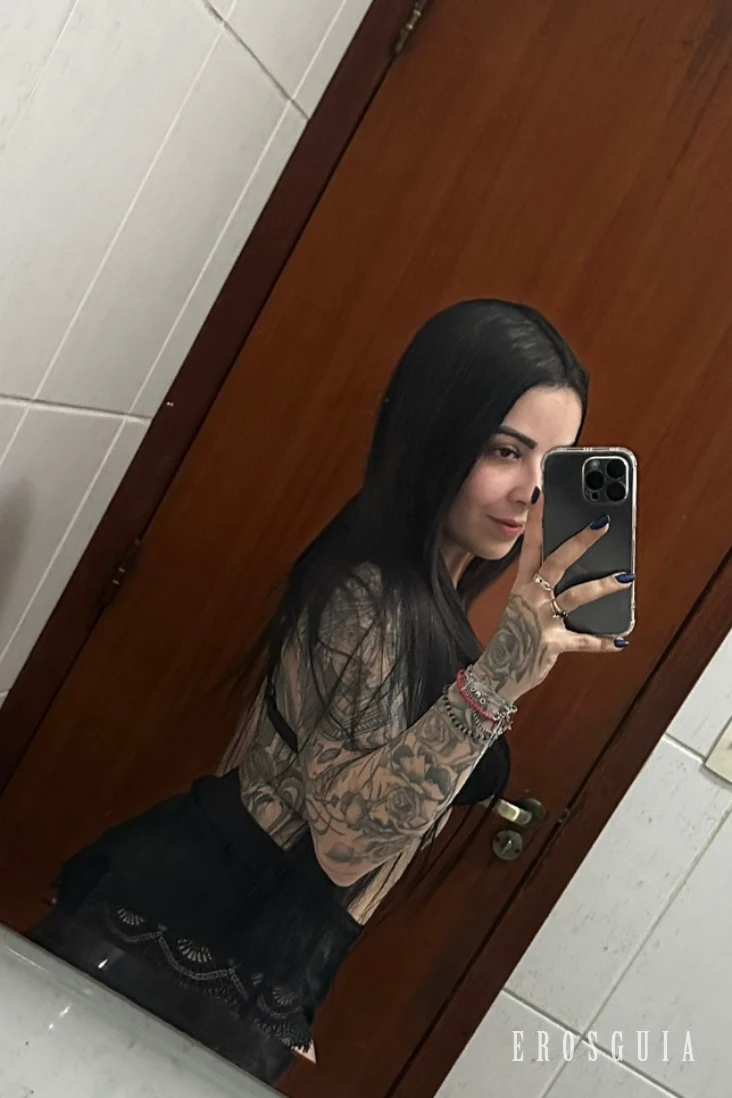 stories-slider-content