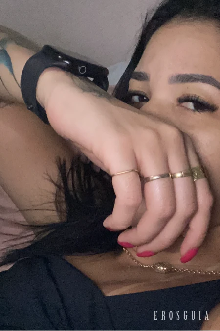 stories-slider-content