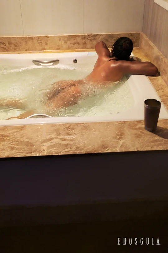 stories-slider-content