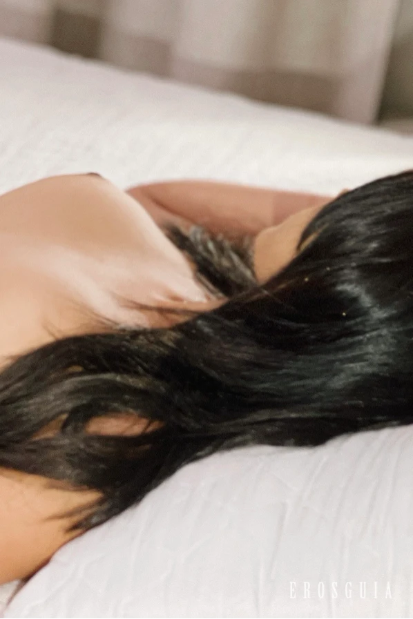 stories-slider-content