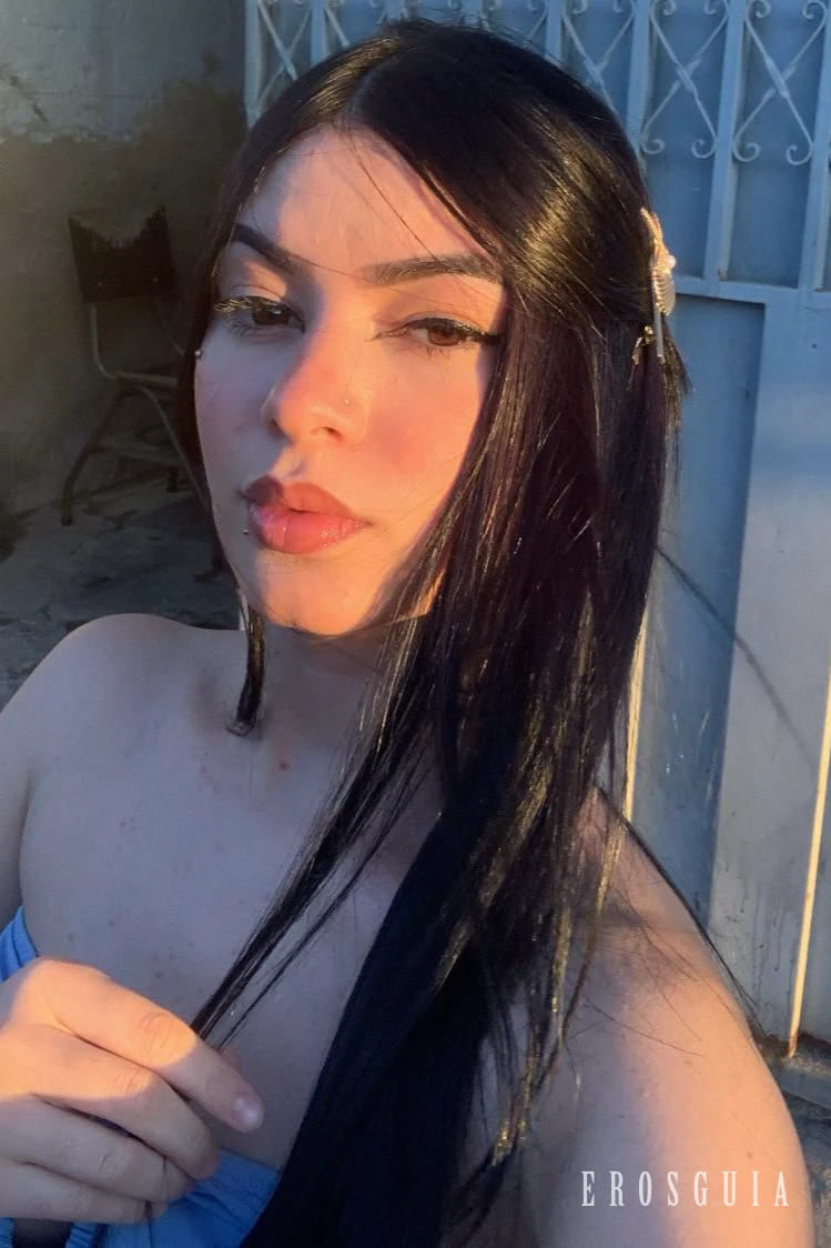 stories-slider-content