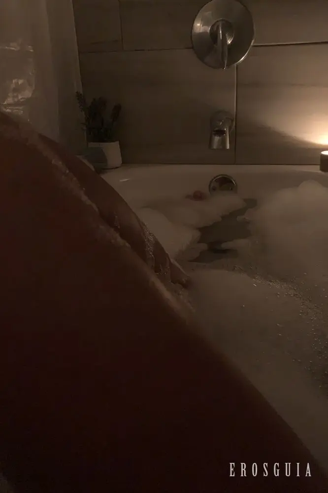 stories-slider-content