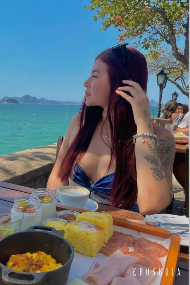 stories-slider-content