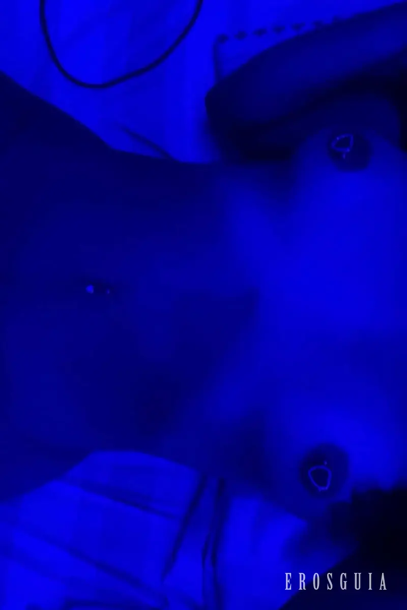 stories-slider-content