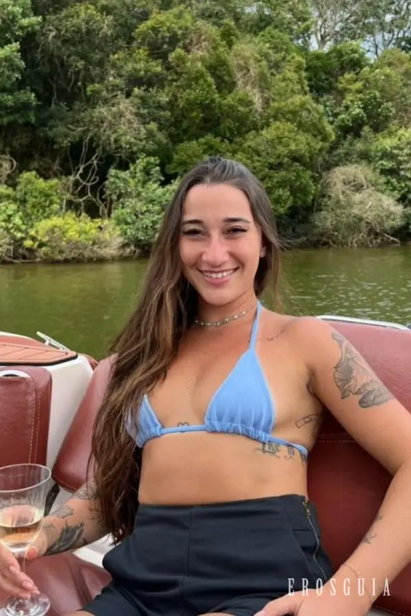 stories-slider-content