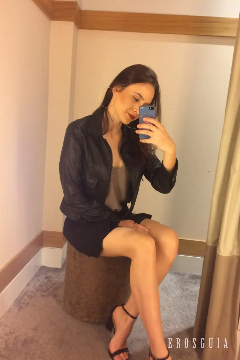 stories-slider-content