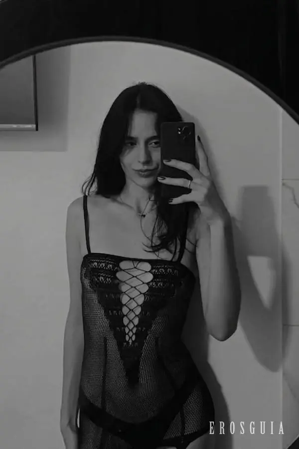 stories-slider-content