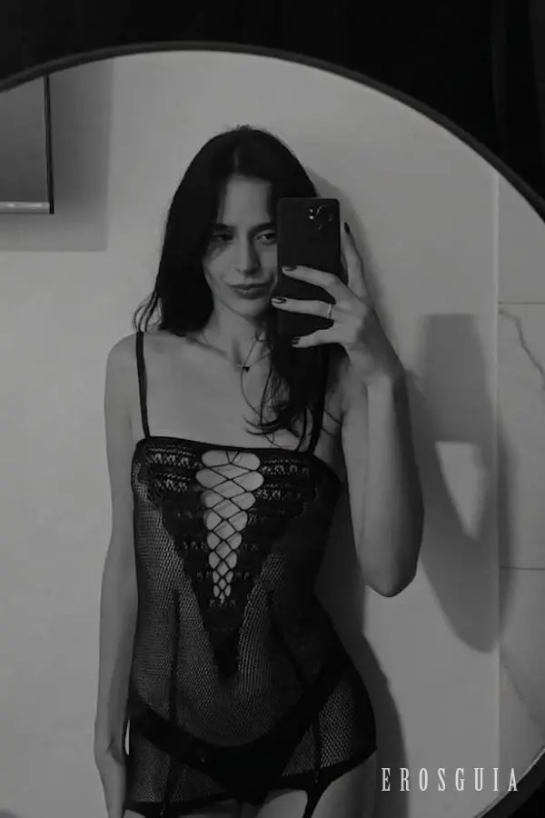 stories-slider-content