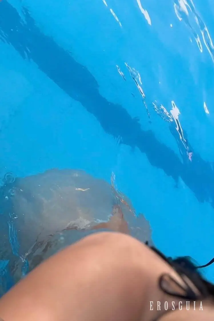 stories-slider-content