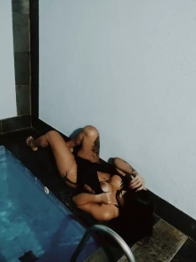 Débora cavalona é a garota de programa ideal para o seu próximo encontro