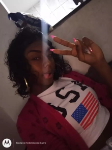 Desfrute de um encontro com Priscila, acompanhante em Bonsucesso verificada