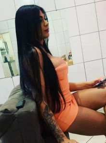 Verifique a disponibilidade de Brunna calyfa, uma das mais requisitadas