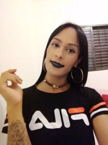 Thalita parlatolly – sem local se destaca no catálogo de acompanhantes por seu estilo