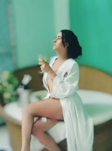 Conheça Aline lopes, uma acompanhante com serviços verificados