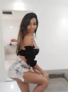 Nicolly hilton se destaca no catálogo de acompanhantes por seu estilo