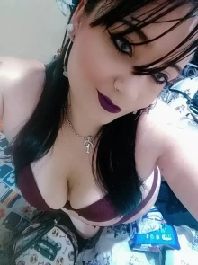 Catálogo de garotas de programa em Cabral: conheça Paola plus size