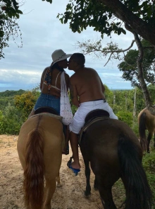 Casal j.j é a garota de programa ideal para o seu próximo encontro