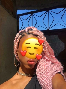 Encontre Mirela em nosso diretório de acompanhantes profissionais