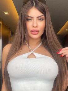 Trans bianca, uma experiência única com acompanhantes em Pelotas