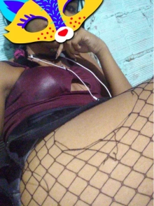 Encontre Samira em nosso diretório de acompanhantes profissionais