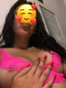 Millie é a garota de programa ideal para o seu próximo encontro