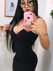 Anabella é a garota de programa ideal para o seu próximo encontro