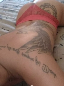 Encontre Lia em nosso diretório de acompanhantes profissionais