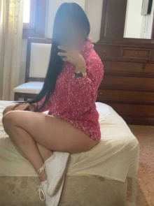 Procurando discrição? Amora é a sua garota de programa de confiança