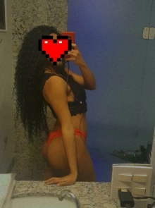 Perfil de Jennifer, em destaque nos anúncios de acompanhantes de luxo
