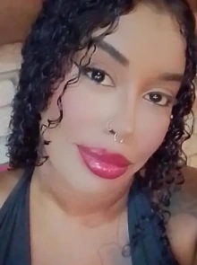 Isiss, elegância e classe como acompanhante independente