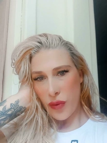 Débora Almeida é uma das garotas de programa mais procuradas atualmente
