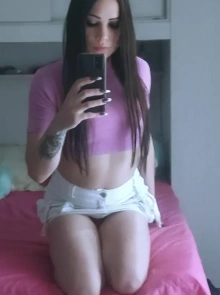 Bonequinha, uma experiência autêntica com garotas de programa Com local