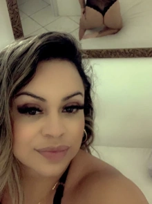 Encontre Lily em nosso diretório de acompanhantes profissionais