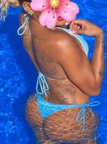 THAINA HOT é uma acompanhante de luxo com atendimento exclusivo
