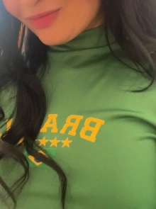 Conheça Fernanda mello, uma acompanhante com serviços verificados