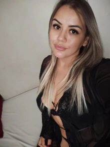Descubra mulheres como Betty Linz em nossos anúncios de Anal