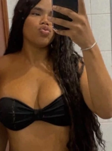 Lara é uma acompanhante de luxo com atendimento exclusivo