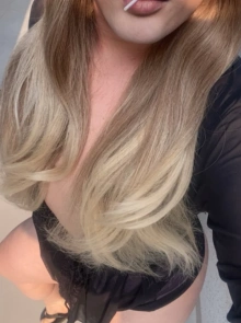 Bárbara sampaio, elegância e discrição no catálogo de Patos de Minas