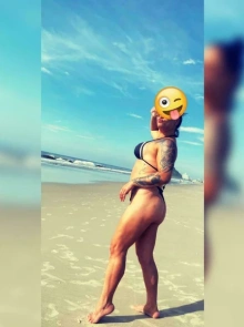 Morena greludin, uma acompanhante Coroa independente com fotos atuais