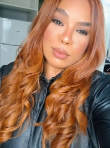 Perfil atualizado de Liz, acompanhante de luxo Coroa em Curitiba