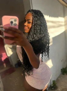 Pérola negra está disponível agora como acompanhante VIP profissional
